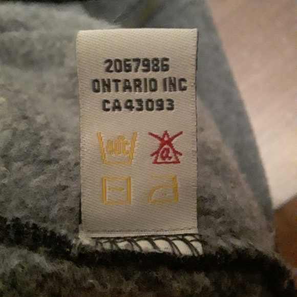 OriginalRetroBrand Women ChicagoBlackhawks Sweater - Picture 13 of 16